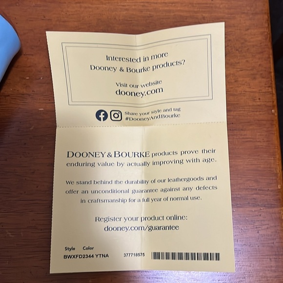 Dooney & Bourke crossbody - Picture 5 of 10